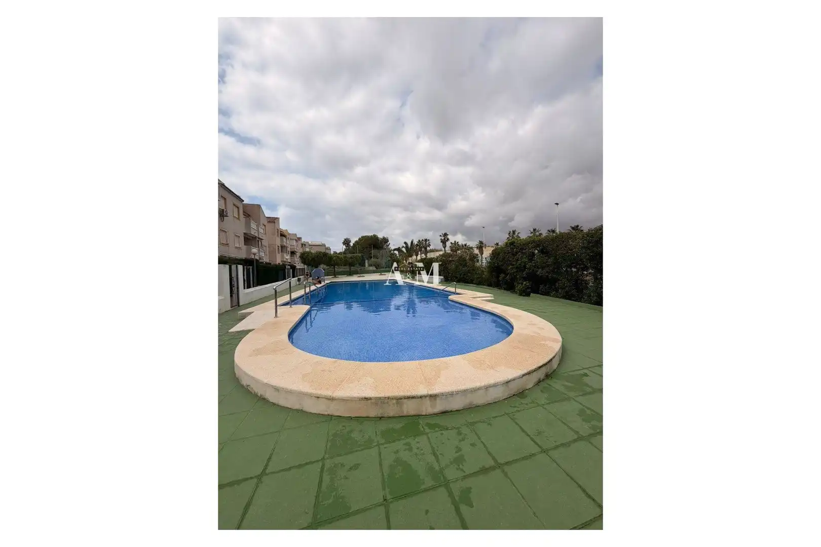 Piscina de Piso de alquiler en Torrevieja con Aire acondicionado, Calefacción y Terraza