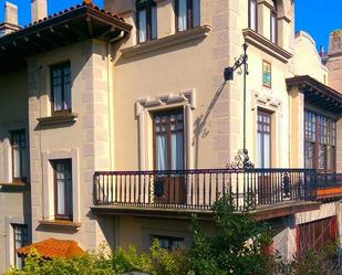 Vista exterior de Casa o xalet en venda en Santander amb Terrassa