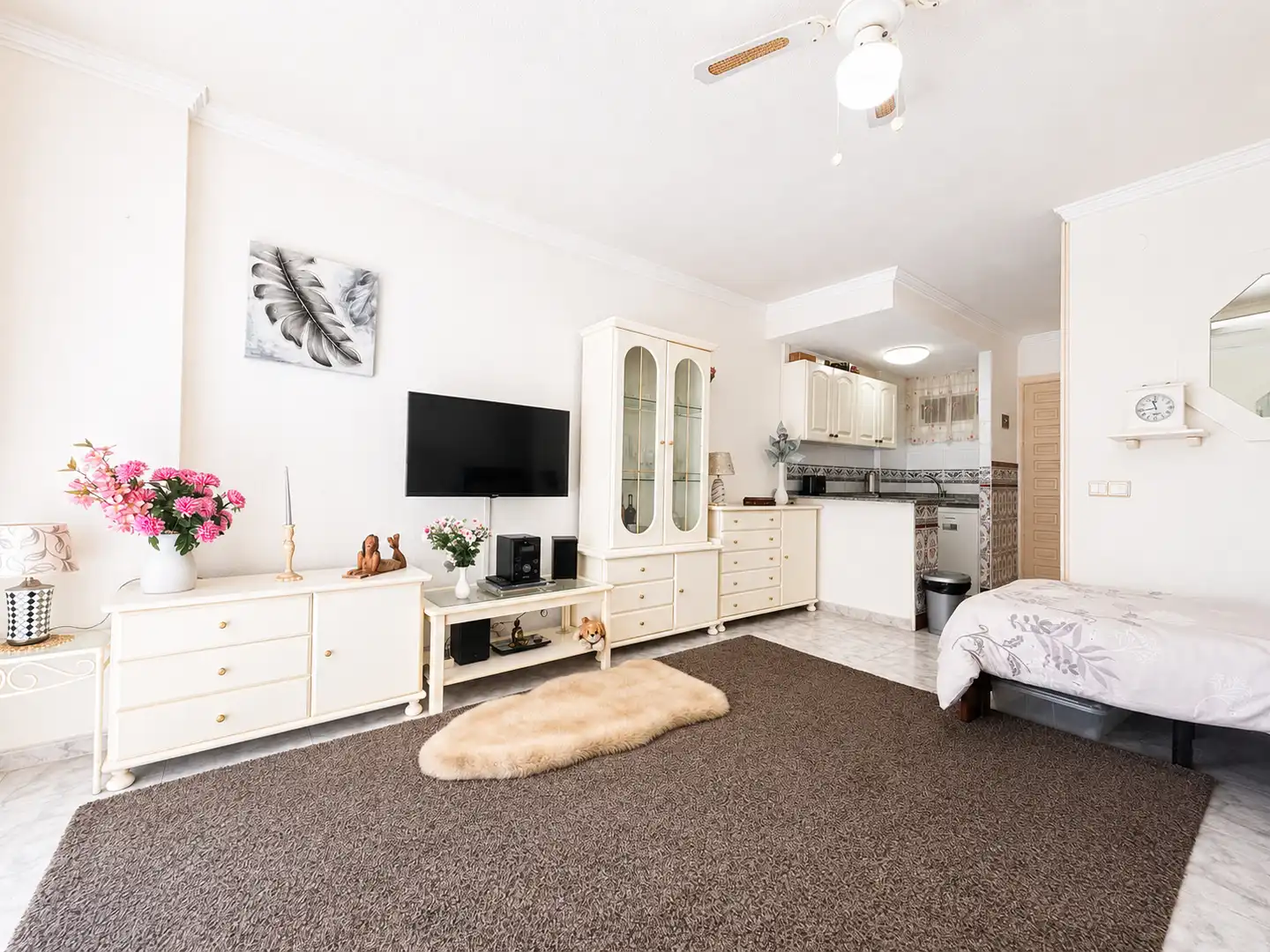 Sala de estar de Estudio en venta en Benalmádena con Aire acondicionado, Terraza y Amueblado