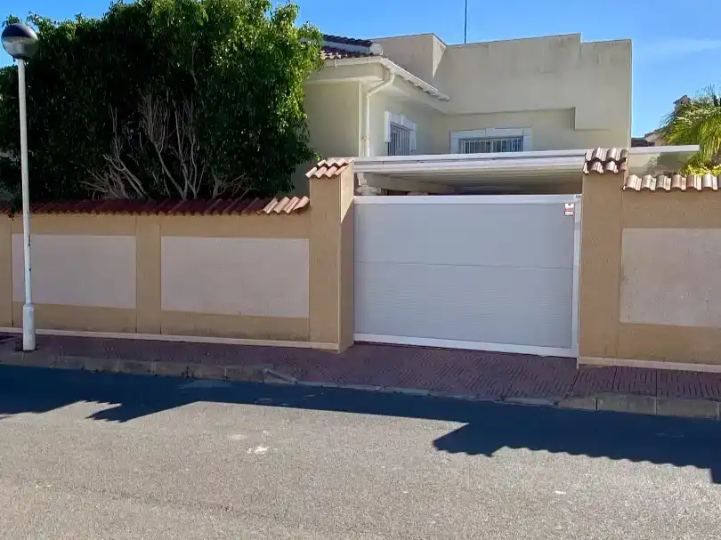 Vista exterior de Casa o chalet en venta en Rojales con Aire acondicionado y Piscina