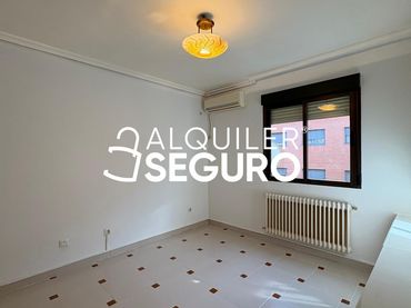 Pis amb ascensor de lloguer a Enrique Velasco