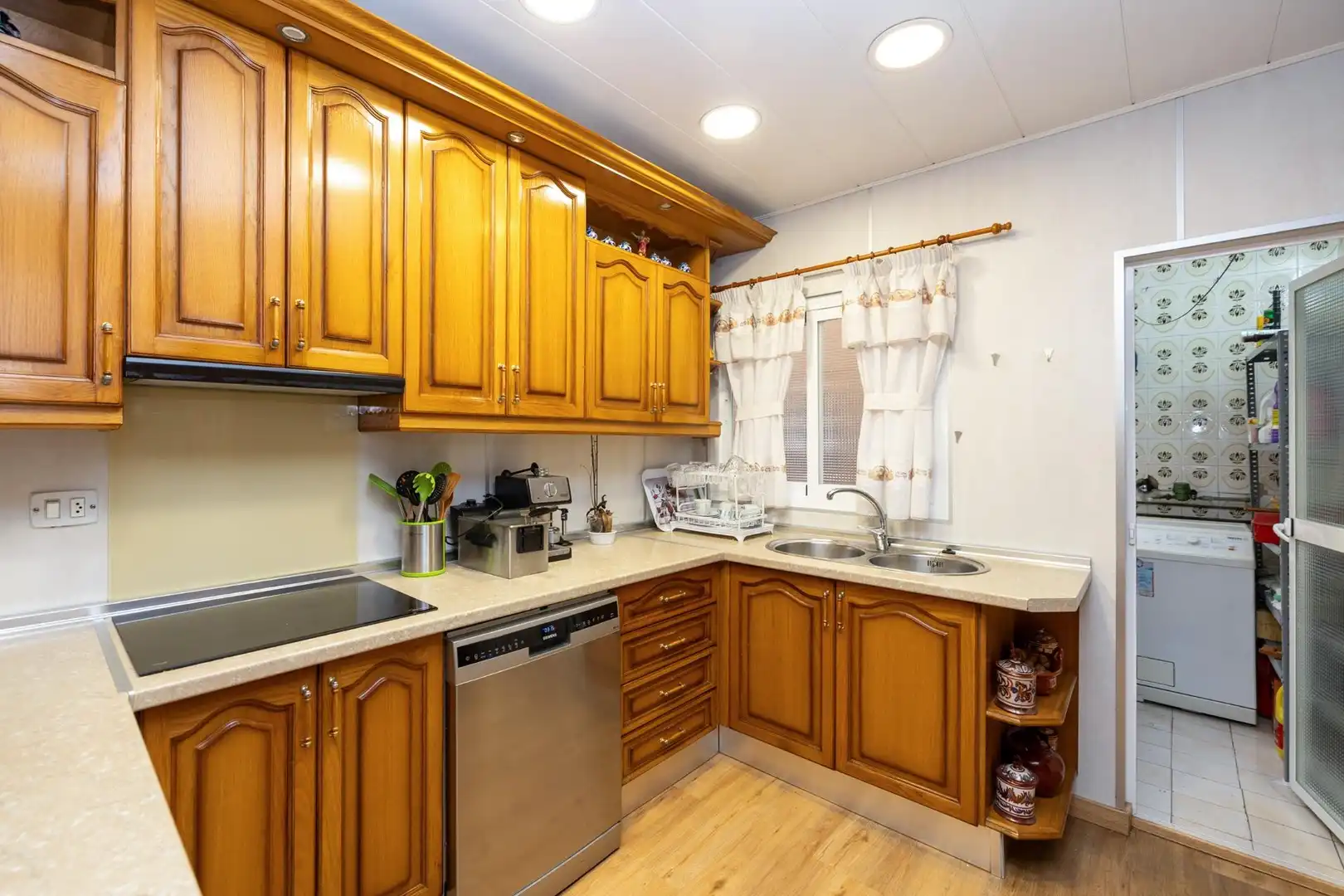 Kitchen of Flat for sale in Granada  with Air Conditioner, Terrace and Storage room