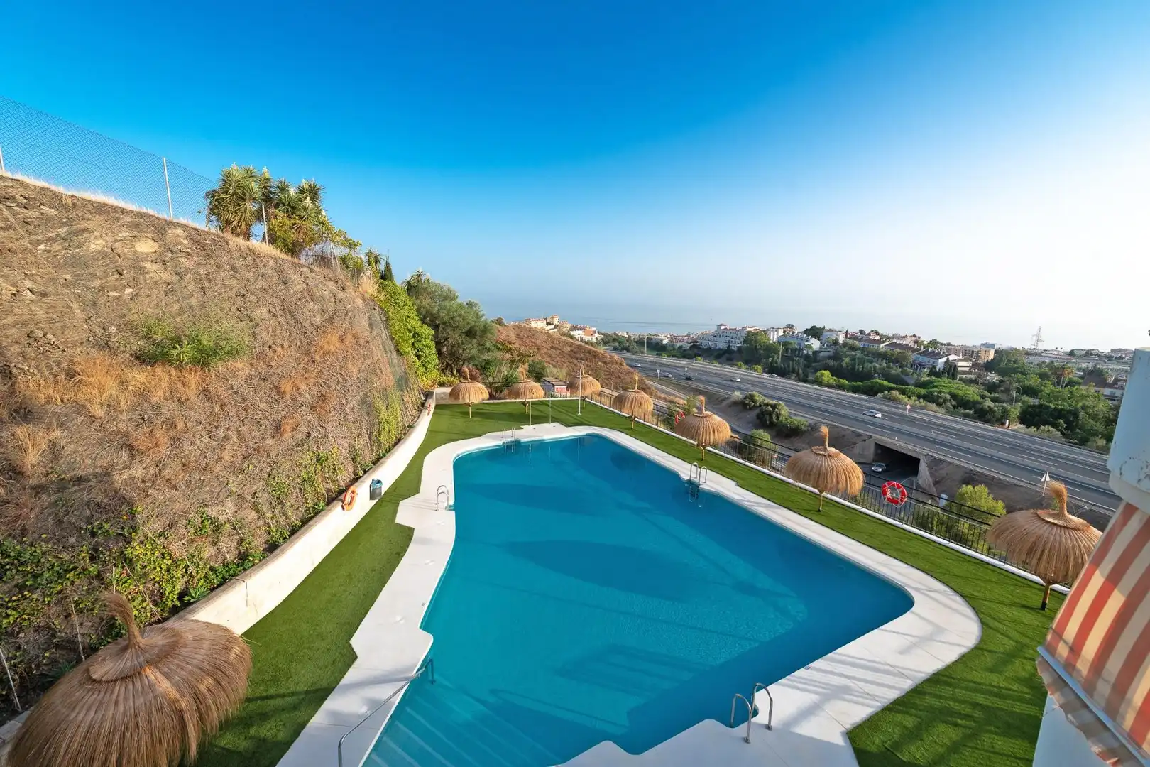 Piscina de Piso en venta en Rincón de la Victoria con Aire acondicionado, Terraza y Piscina comunitaria