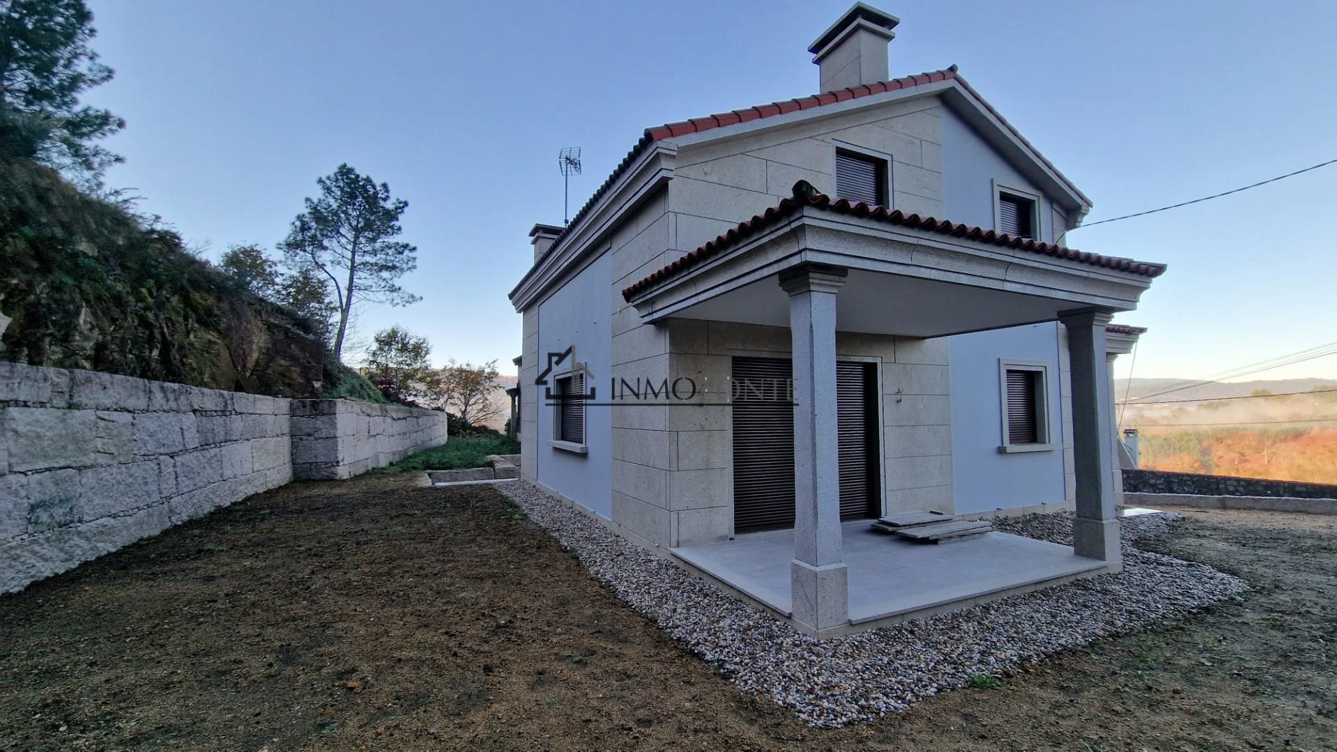 Vista exterior de Casa o xalet en venda en Pontevedra Capital  amb Jardí privat