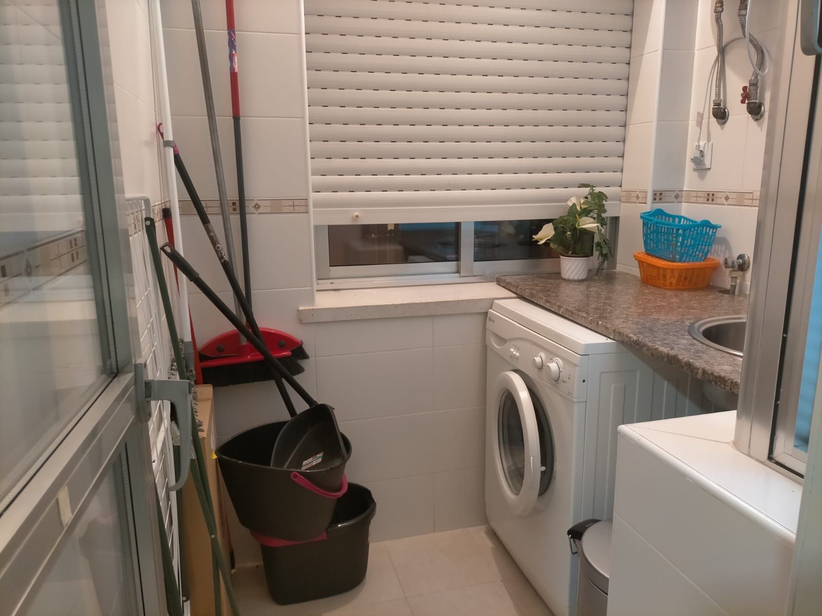 Bathroom of Flat to rent in Ciudad Real Capital  with Air Conditioner, Heating and Furnished