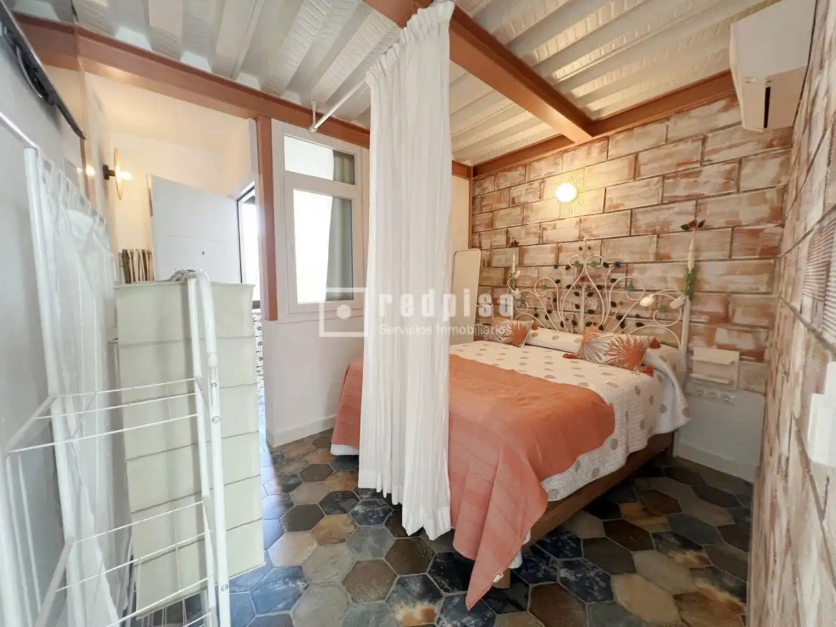 Schlafzimmer von Gebäude zum Verkauf in Rincón de la Victoria