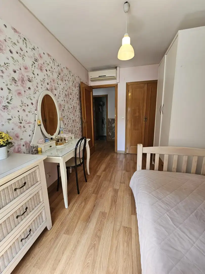 Habitación de Piso en venta en Valencia con Aire acondicionado, Terraza y Amueblado