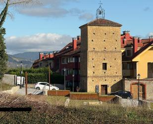 Vista exterior de Pis en venda en Noreña amb Calefacció, Traster i Piscina