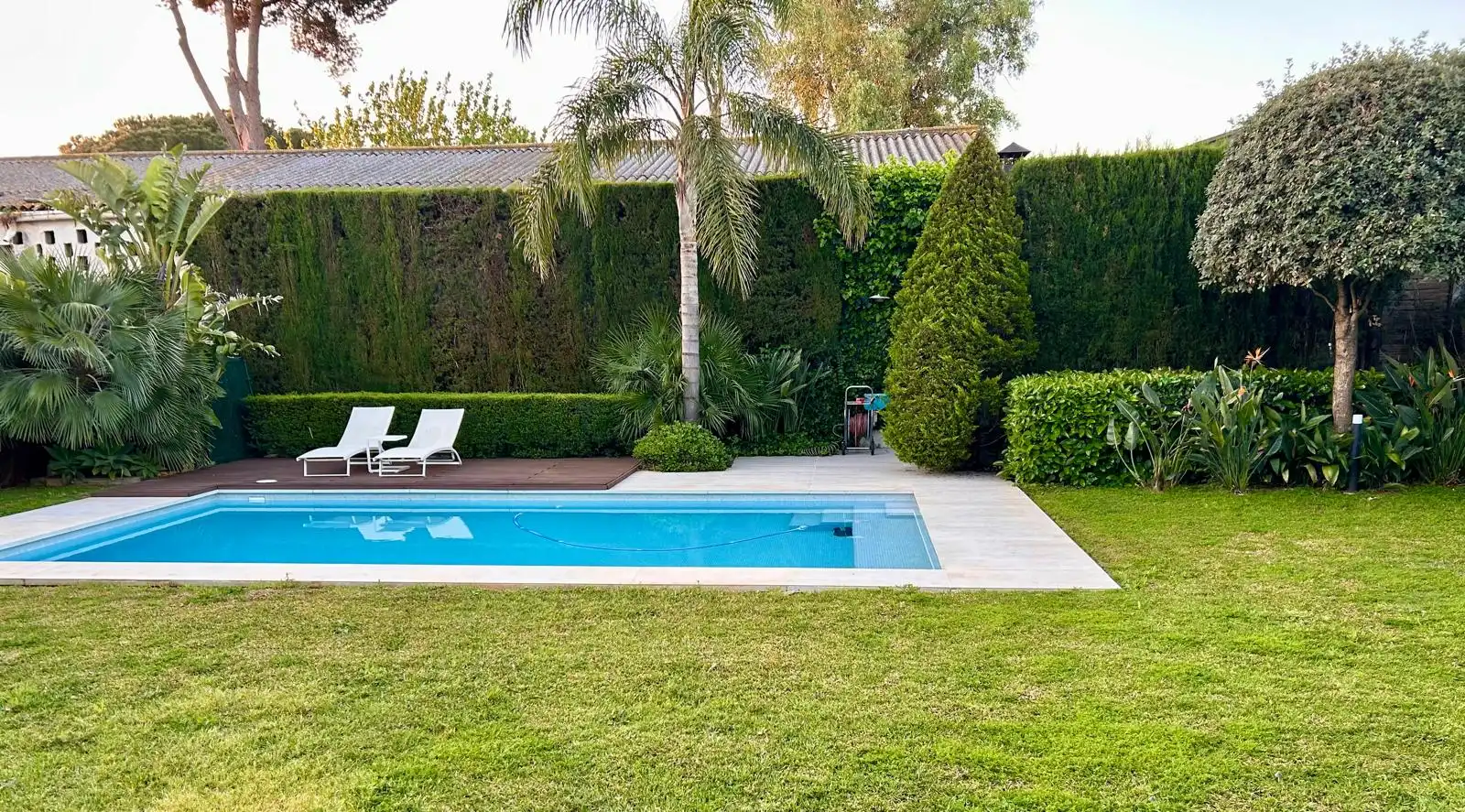Piscina de Casa o xalet en venda en Alcalá de Guadaira amb Aire condicionat, Jardí privat i Traster