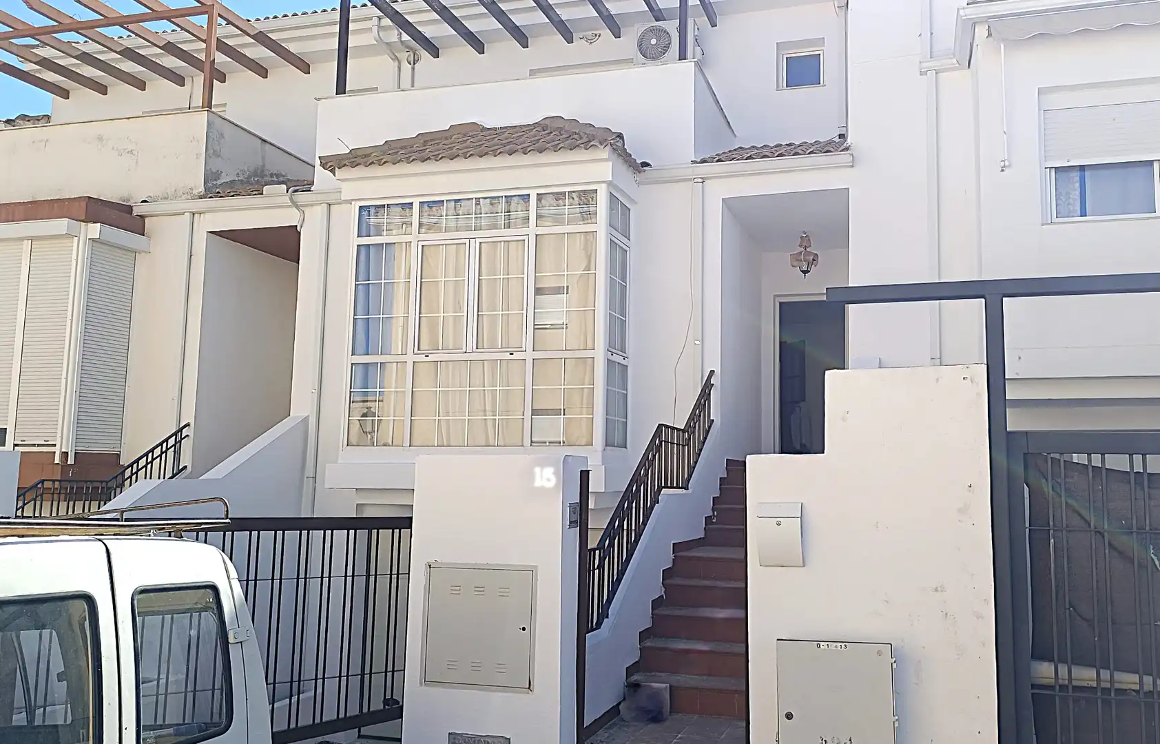 Vista exterior de Casa adosada en venda en Mancha Real amb Aire condicionat, Jardí privat i Terrassa