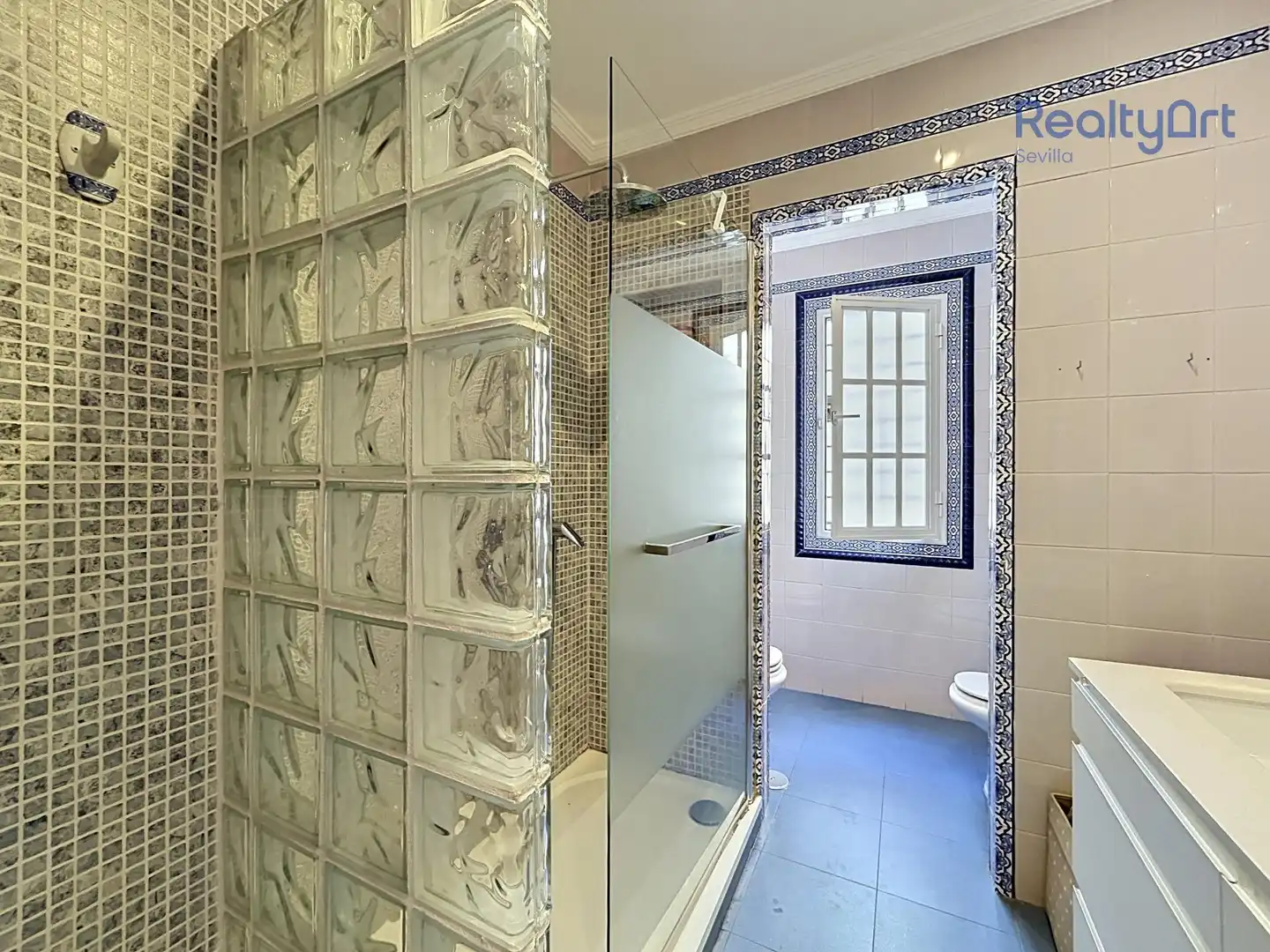 Baño de Piso en venta en Sevilla con Aire acondicionado, Parquet y Terraza