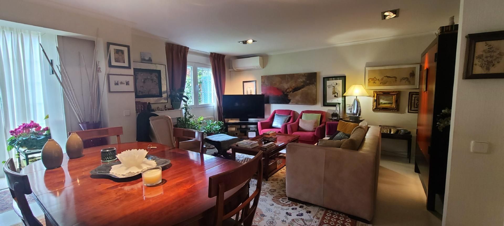 Sala d'estar de Casa o xalet en venda en Boadilla del Monte amb Calefacció, Jardí privat i Terrassa