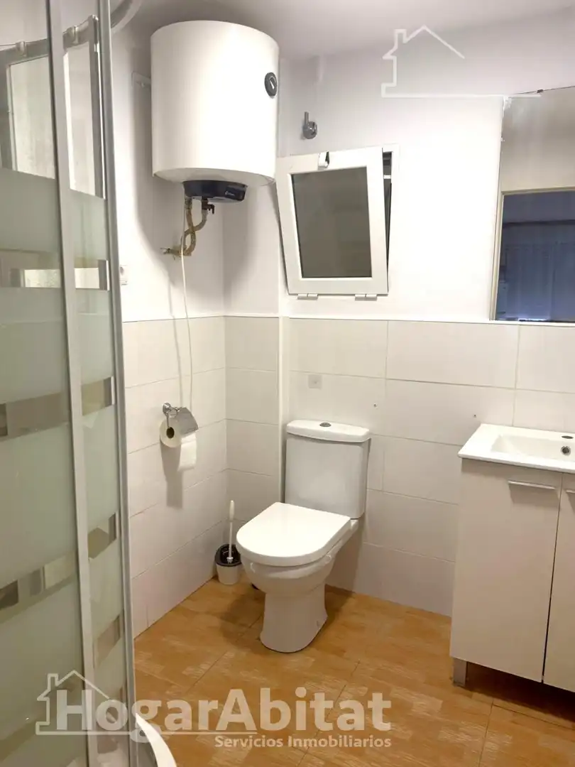 Baño de Piso en venta en Valencia con Calefacción y Balcón