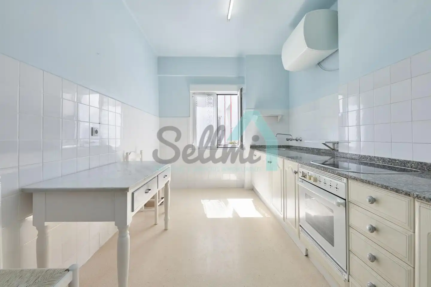 Kitchen of Flat for rent in Gijón   with Furnished