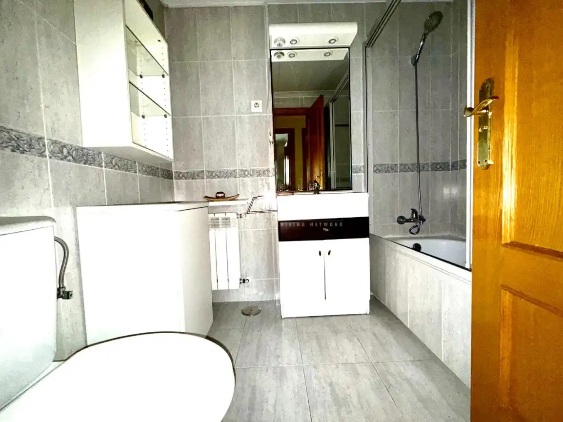 Badezimmer von Wohnung zum Verkauf in Madrid mit Heizung und Gemeinschaftspool
