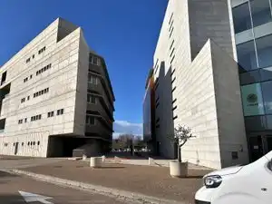 Oficina amb ascensor en venda a Calle Osca