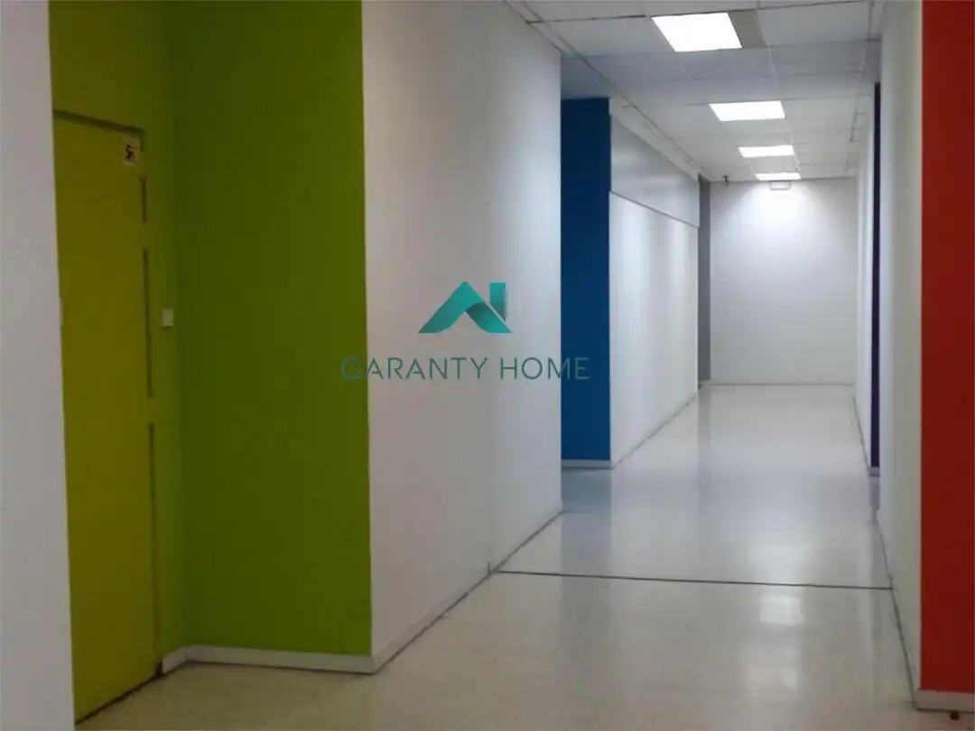 Office for rent in Madrid  with Air Conditioner