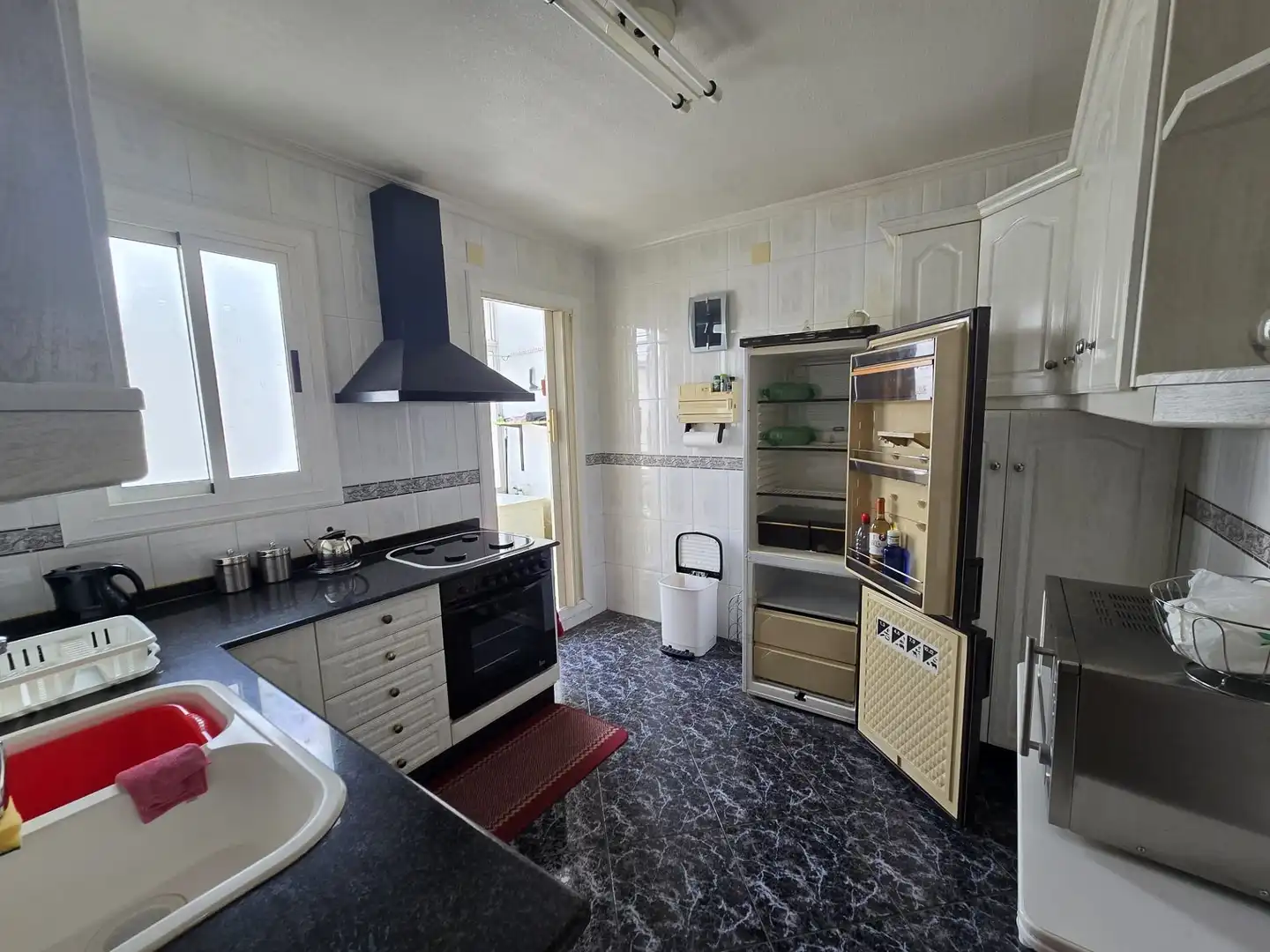 Kitchen of Apartments for sale in Sax  with Storage room