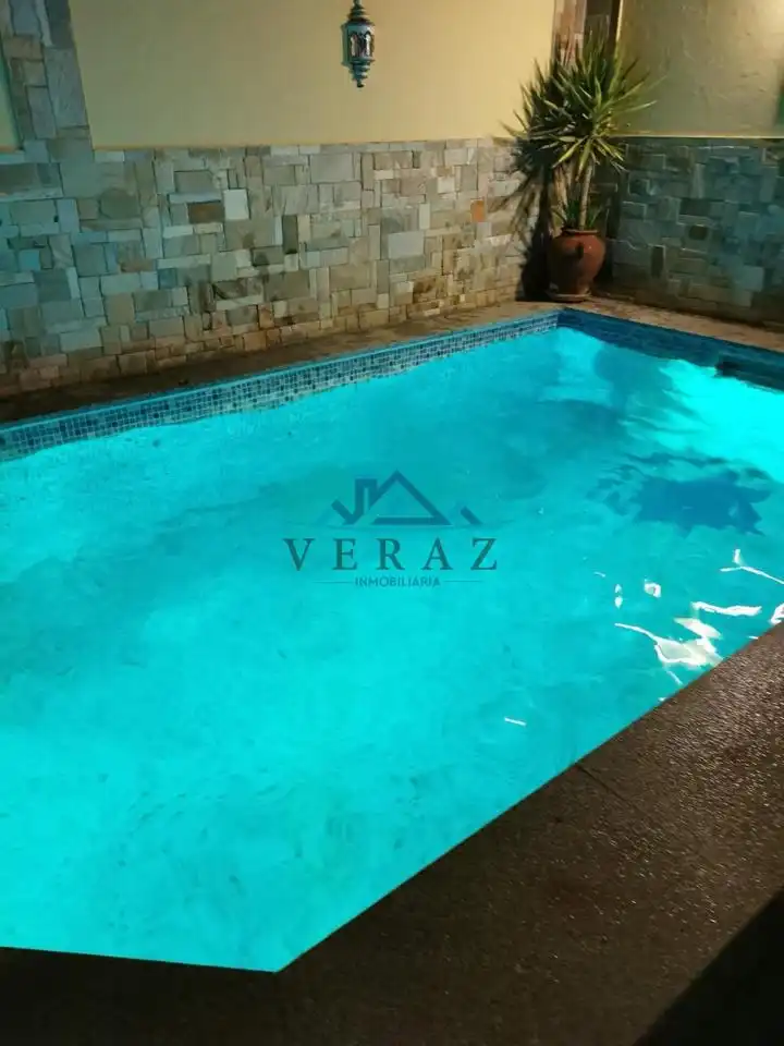 Piscina de Casa o xalet en venda en Talavera de la Reina amb Aire condicionat, Calefacció i Jardí privat