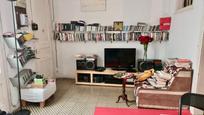 Living room of Flat for sale in  Barcelona Capital  with Oven and Balcony