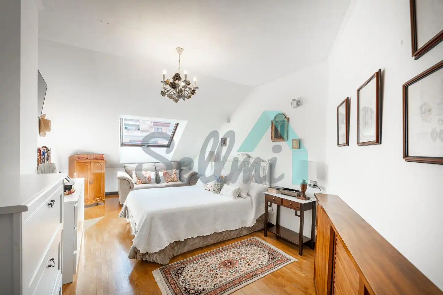 Dormitori de Dúplex en venda en Oviedo  amb Calefacció, Parquet i Terrassa