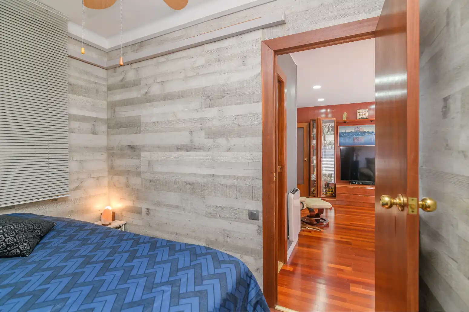 Schlafzimmer von Wohnung zum Verkauf in Barcelona mit Heizung, Parkett und Balkon