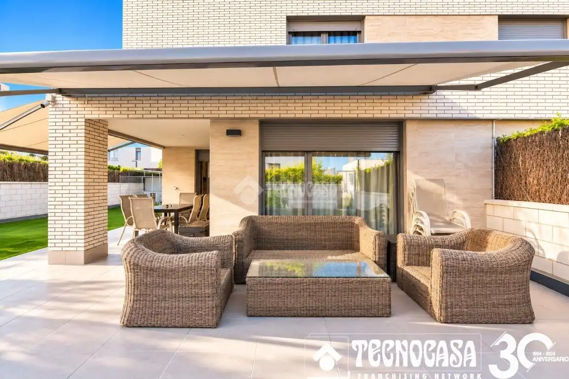 Casa pareada con piscina en venta en El Bosque, imagen 2