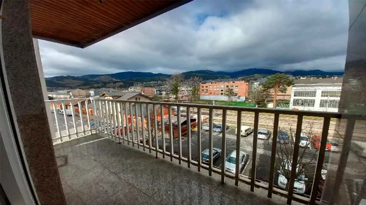 Piso en venta en ELOI RODRIGUEZ BARRIOS,Nº41,PL.3,PT.IZDA, 41, O Barco de Valdeorras