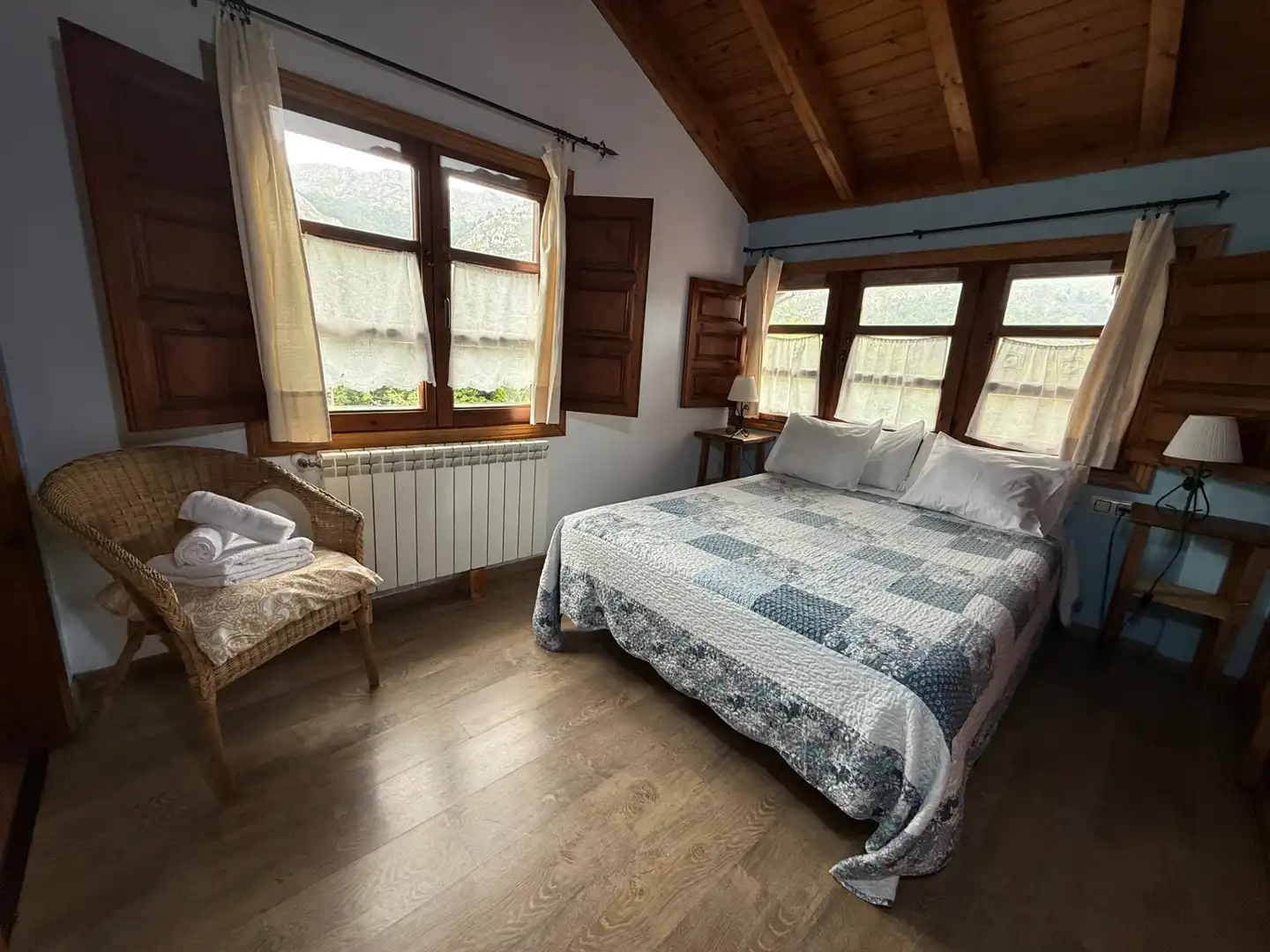 Dormitori de Casa o xalet en venda en Ribadesella amb Calefacció, Jardí privat i Parquet