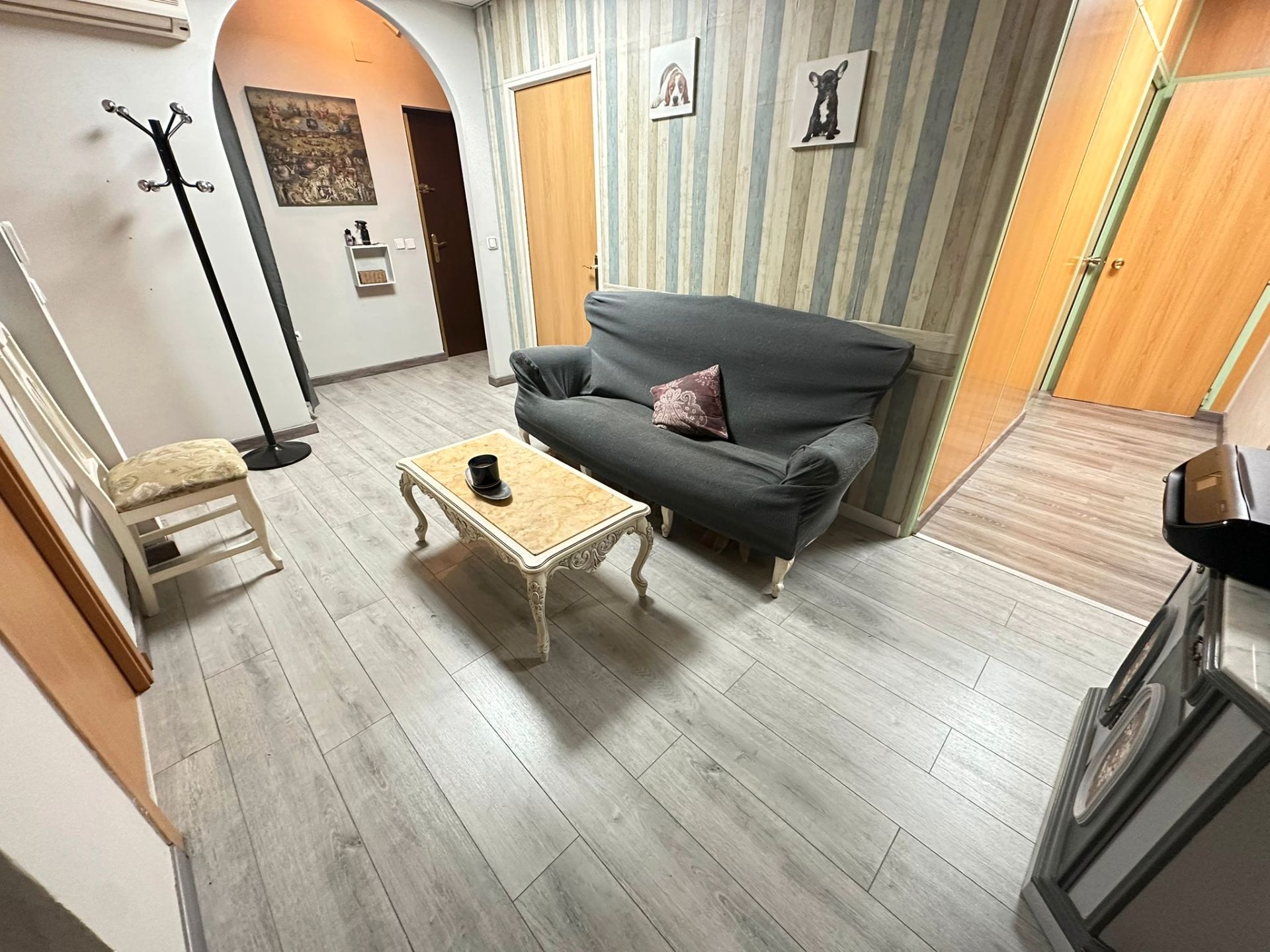 Sala d'estar de Local en venda en Parla amb Aire condicionat i Calefacció