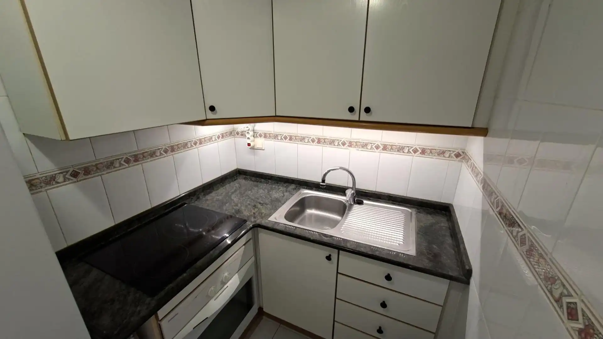 Kitchen of Flat for sale in Benidorm  with Air Conditioner, Heating and Private garden