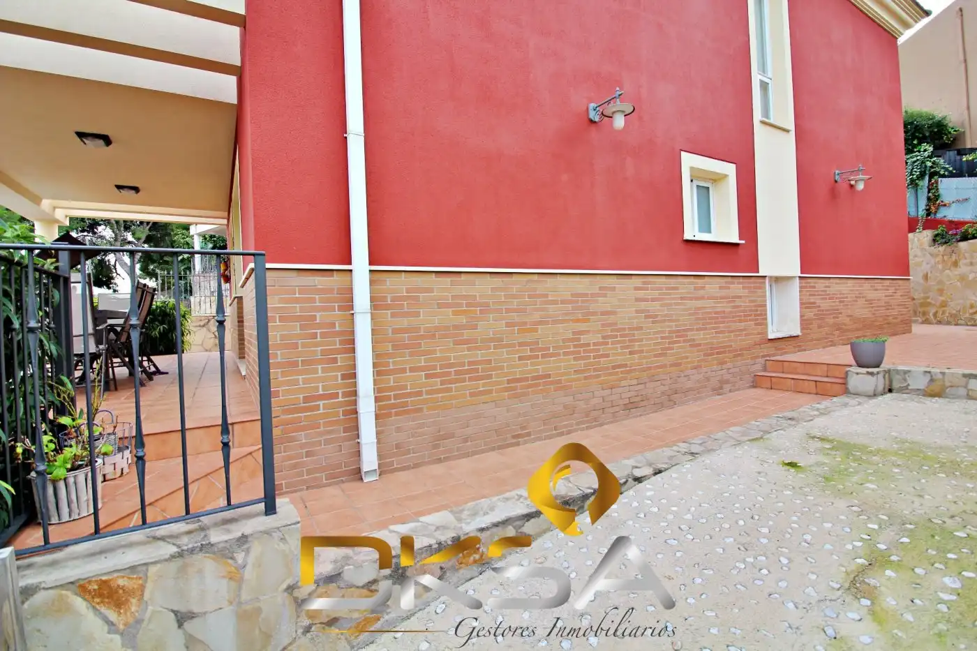 Vista exterior de Casa o xalet en venda en Benicasim / Benicàssim amb Aire condicionat, Calefacció i Jardí privat