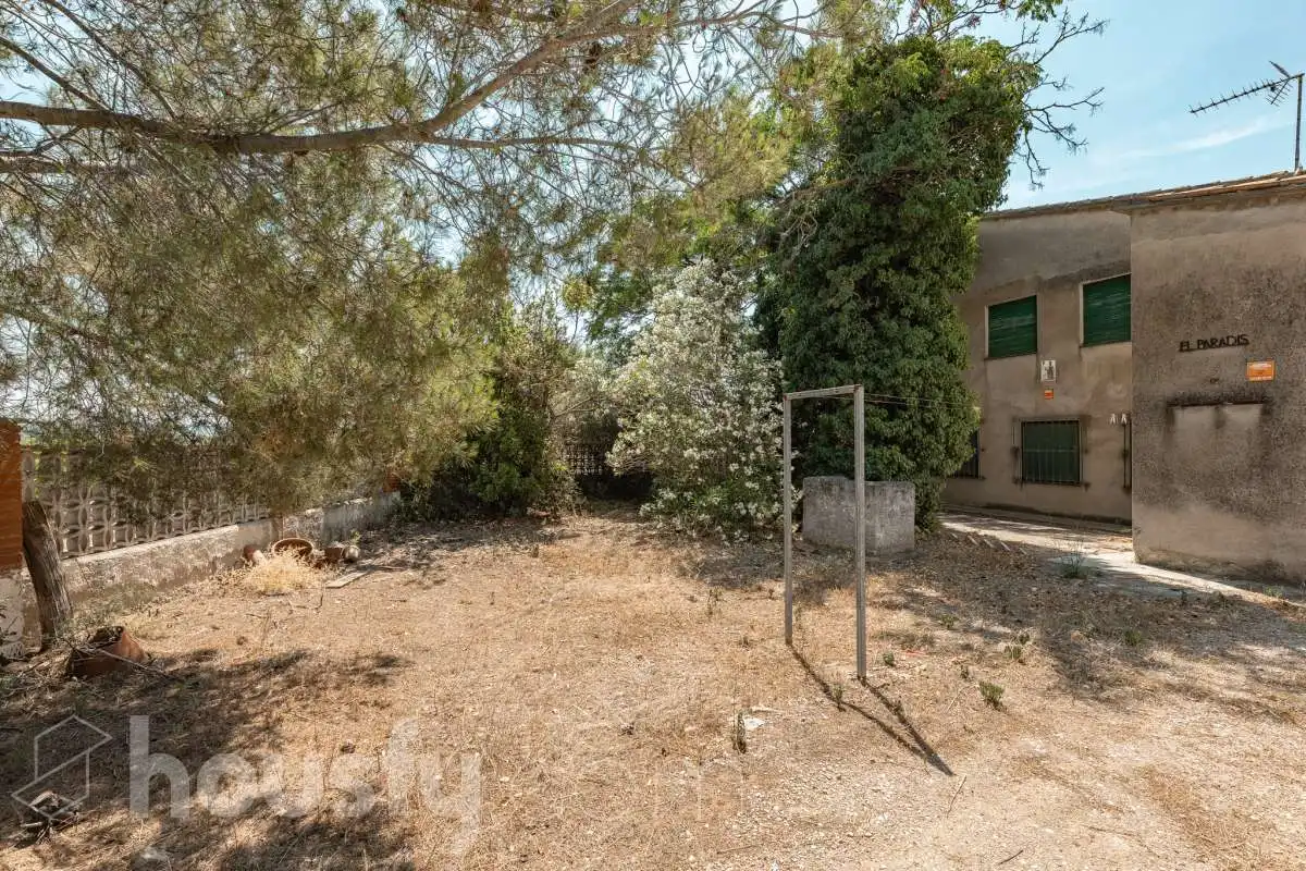 Haus oder Chalet zum Verkauf in Torrelavit mit Privatgarten, Terrasse und Balkon
