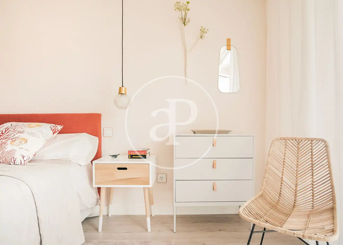 Attic for rent in C. de los Caños del Peral, Palacio