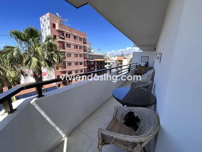 Vista exterior de Apartamento en venta en Puerto de la Cruz con Terraza, Amueblado y Horno