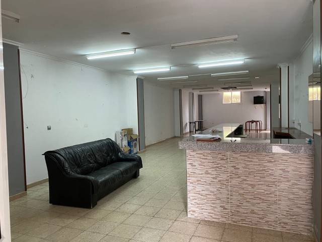 Local comercial en Alquiler en Couto