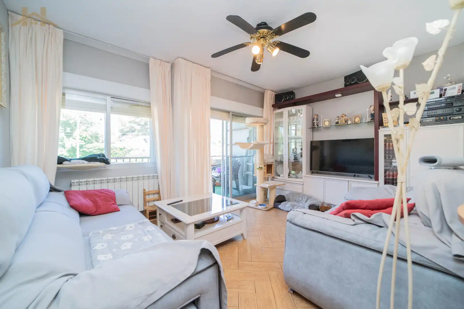 Sala de estar de Piso en venta en Collado Villalba con Calefacción, Terraza y Piscina comunitaria