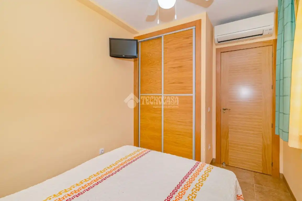 Habitación de Piso en venta en Lucena con Aire acondicionado y Amueblado