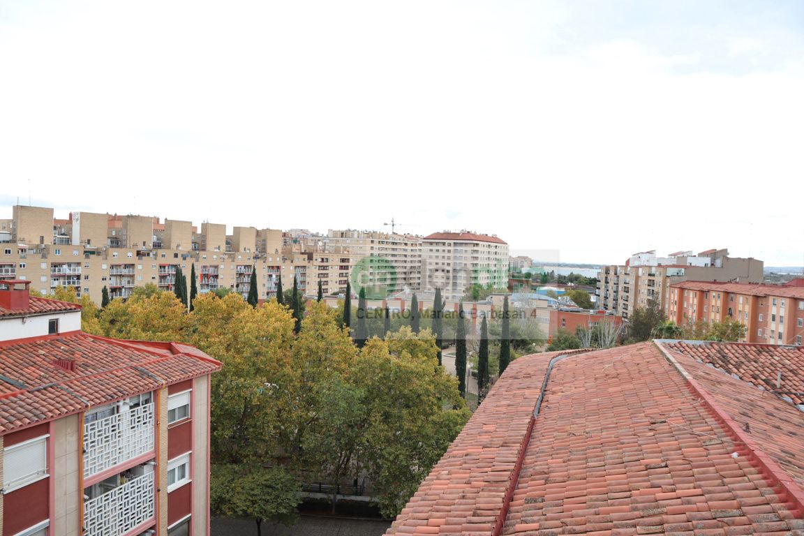 Exterior view of Attic for sale in  Zaragoza Capital  with Air Conditioner, Heating and Terrace