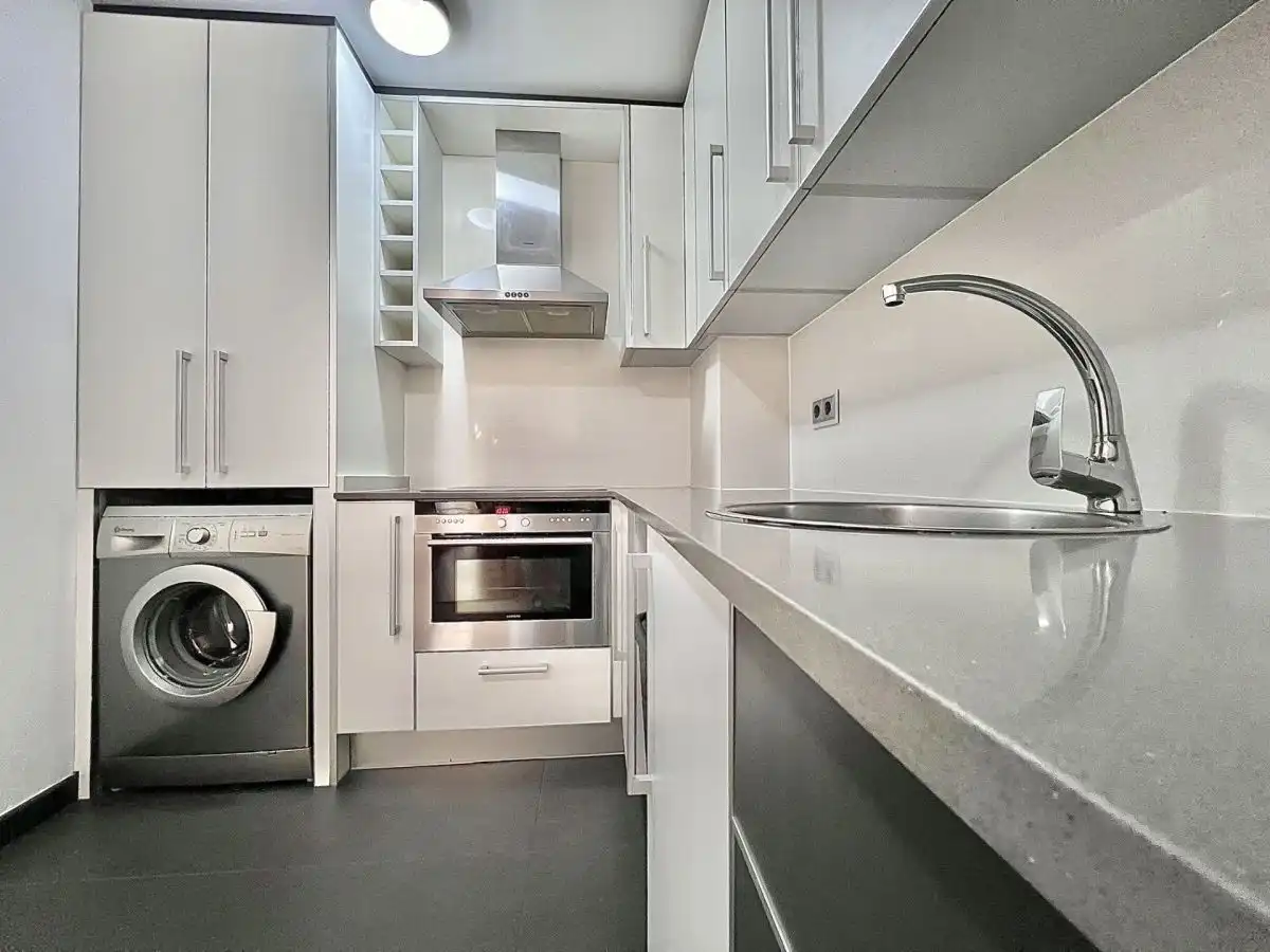 Cocina de Piso de alquiler en Terrassa con Aire acondicionado y Balcón