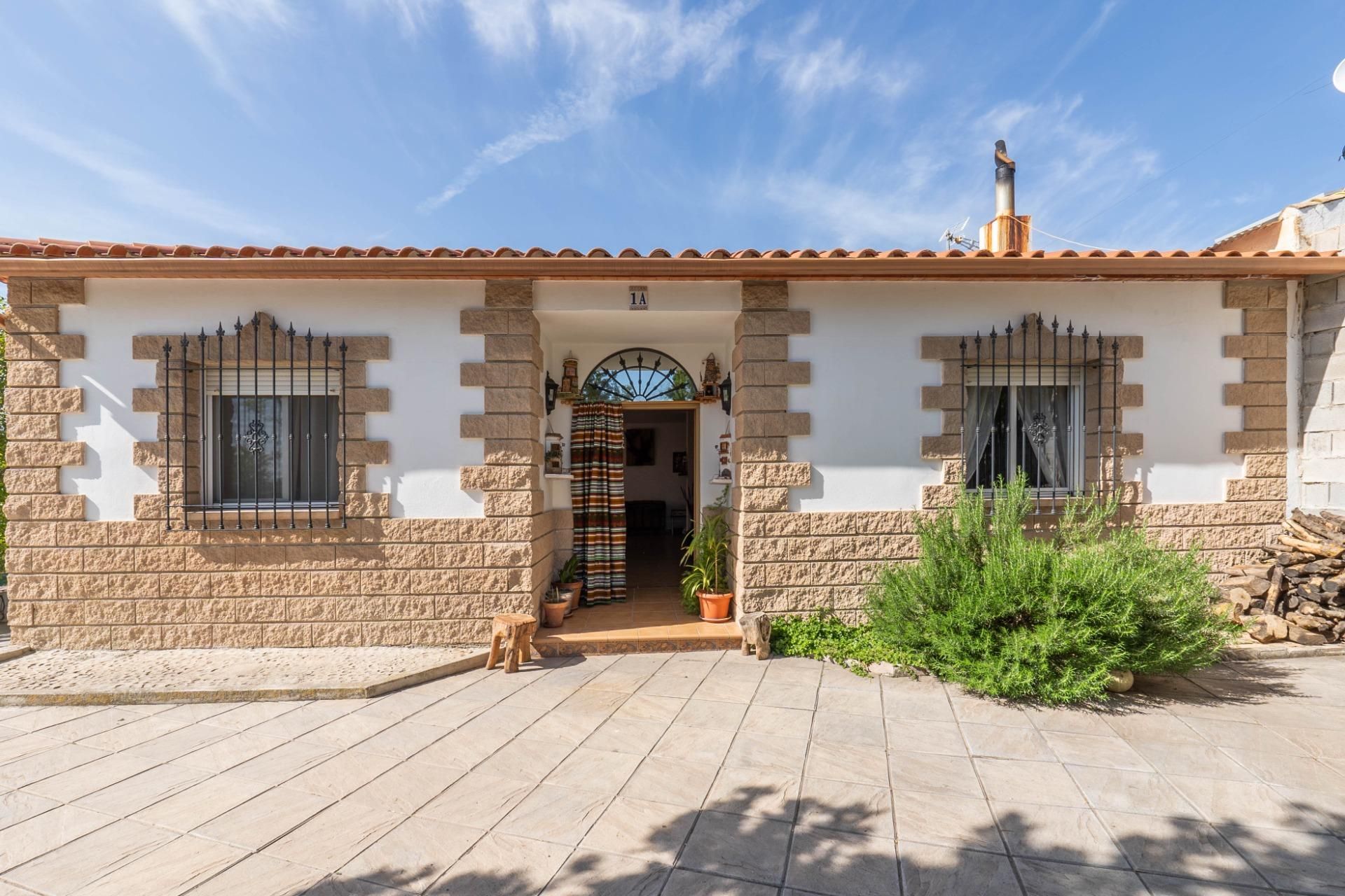 Vista exterior de Casa o xalet en venda en Morelábor amb Parquet
