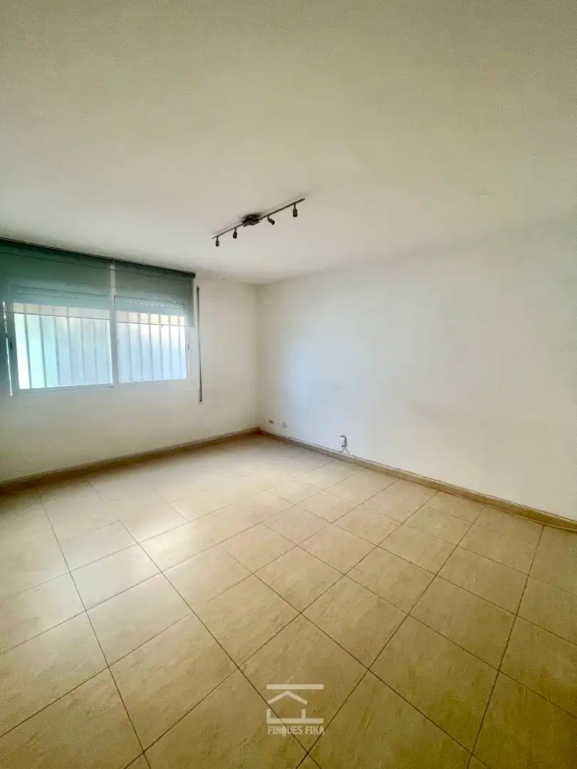 Piso en venta en Mataró con Trastero, Horno y Alarma
