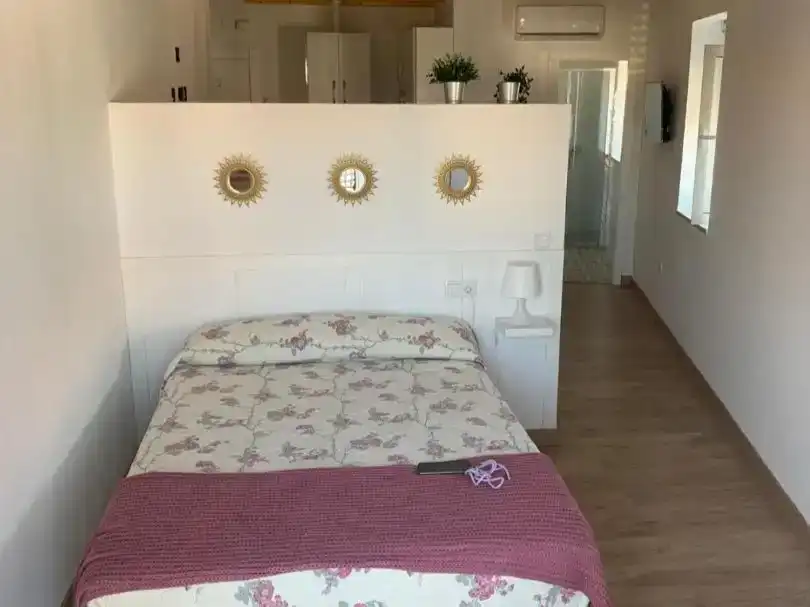 Dormitori de Apartament de lloguer en Logrosán amb Aire condicionat, Parquet i Moblat