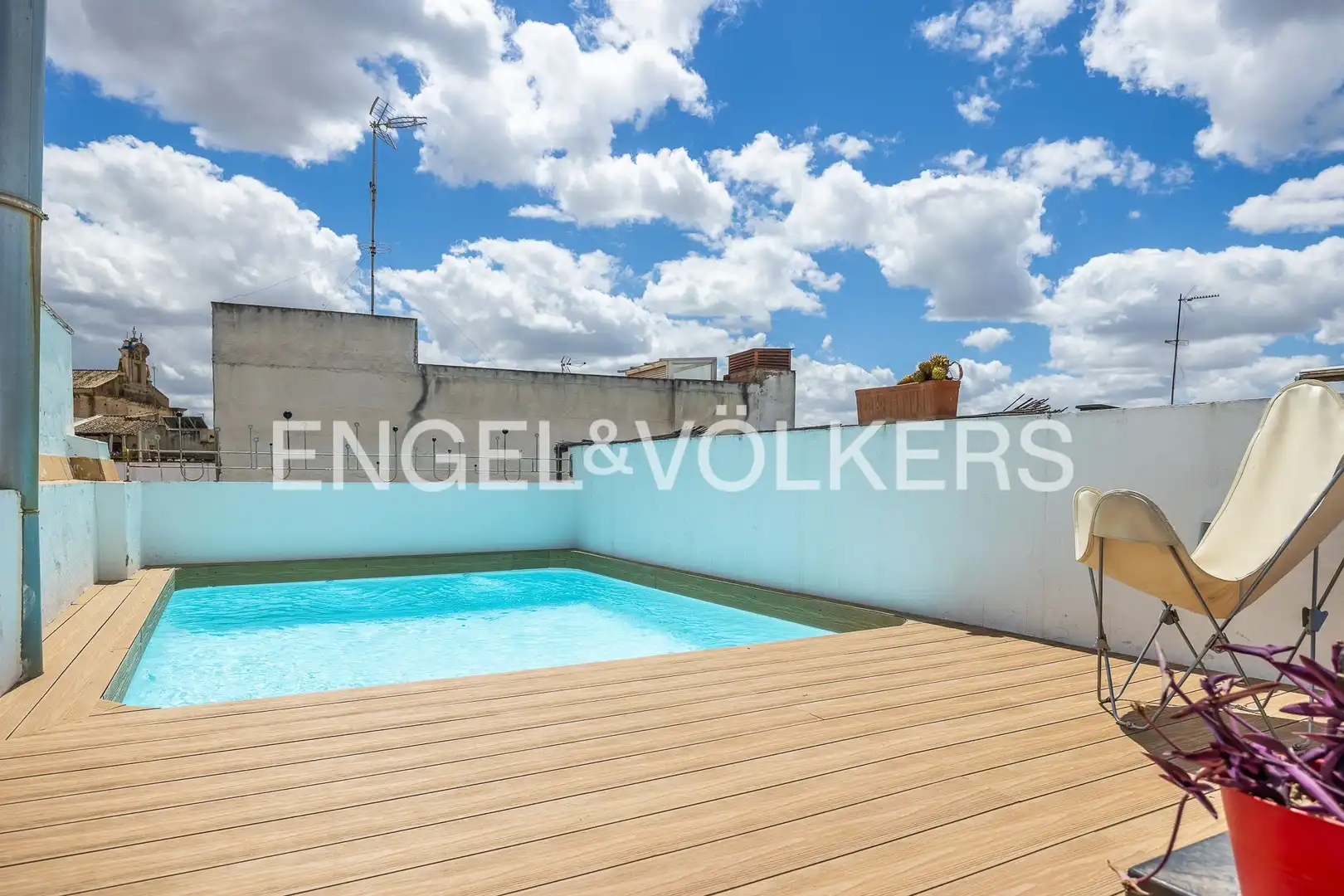 Piscina de Casa o chalet en venta en Sevilla con Aire acondicionado, Calefacción y Jardín privado