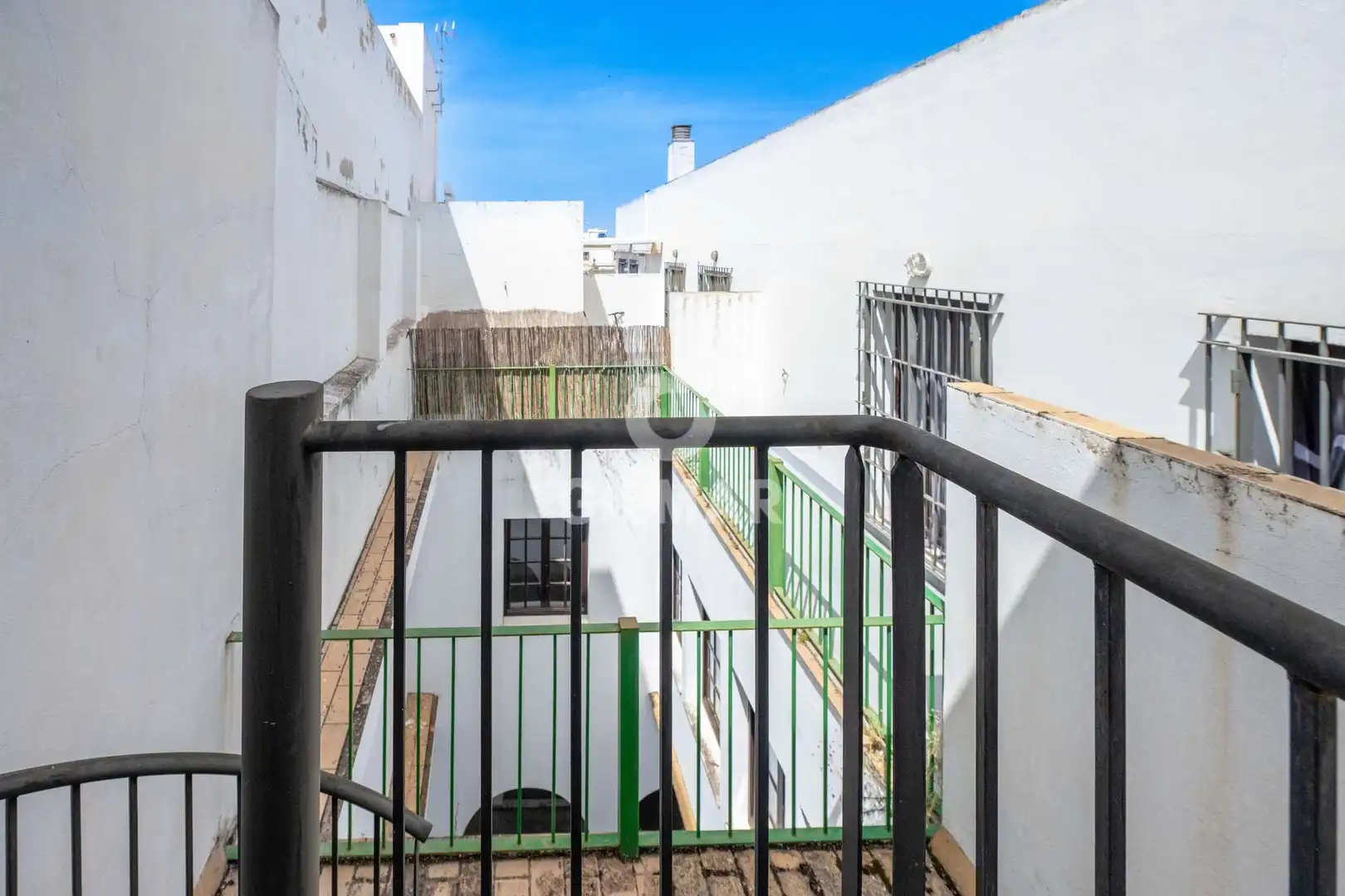Vista exterior de Dúplex en venda en El Puerto de Santa María amb Calefacció