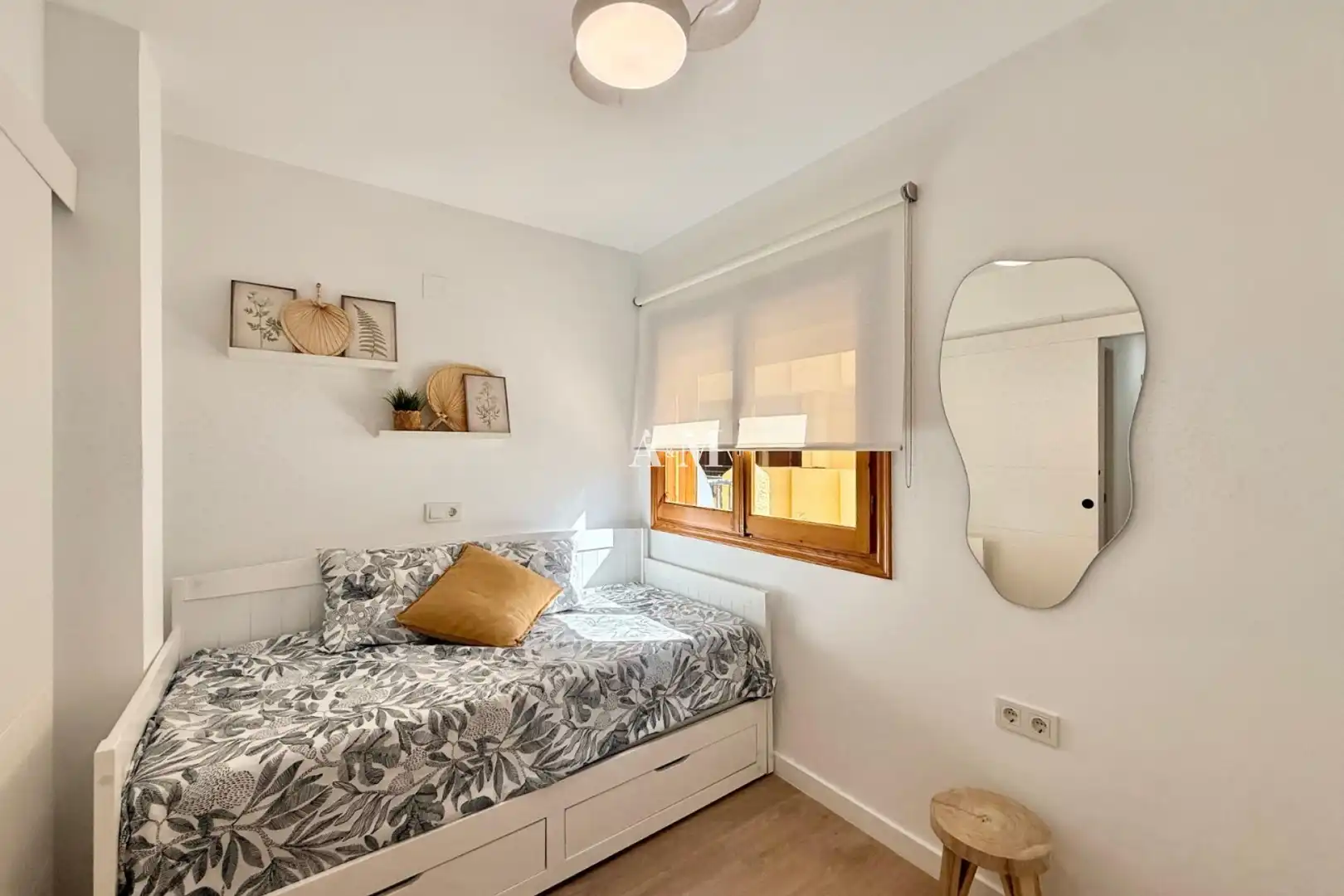 Dormitori de Apartament de lloguer en Torrevieja amb Aire condicionat, Calefacció i Parquet