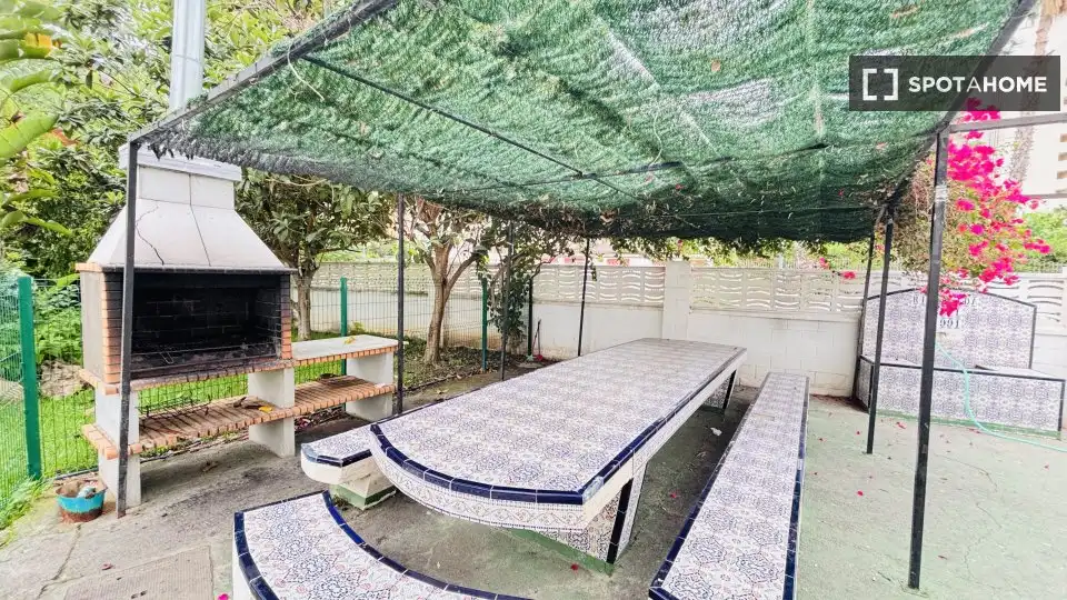 Terraza de Apartamento para compartir en Benidorm con Aire acondicionado, Terraza y Amueblado