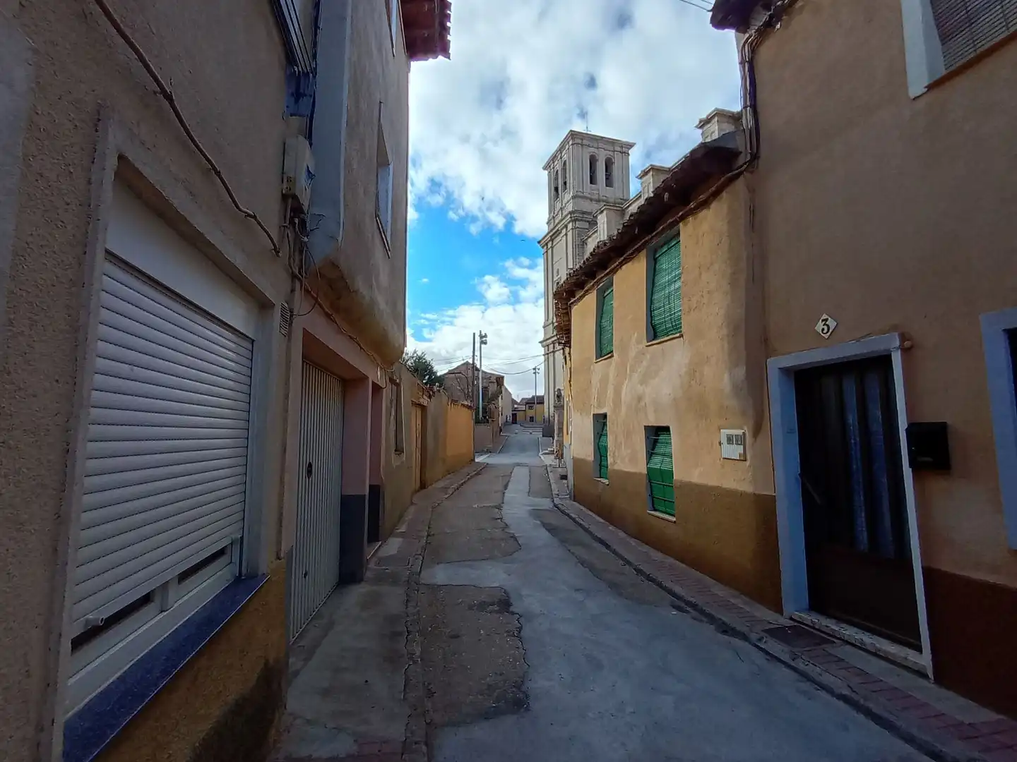 Vista exterior de Casa adosada en venta en Medina de Rioseco, Valladolid