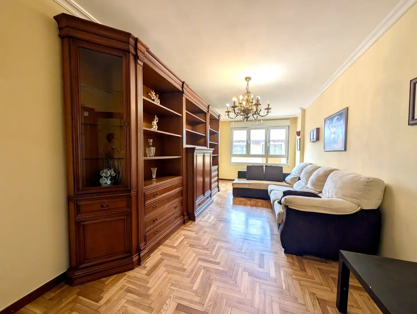 Sala d'estar de Pis de lloguer en Gijón  amb Calefacció