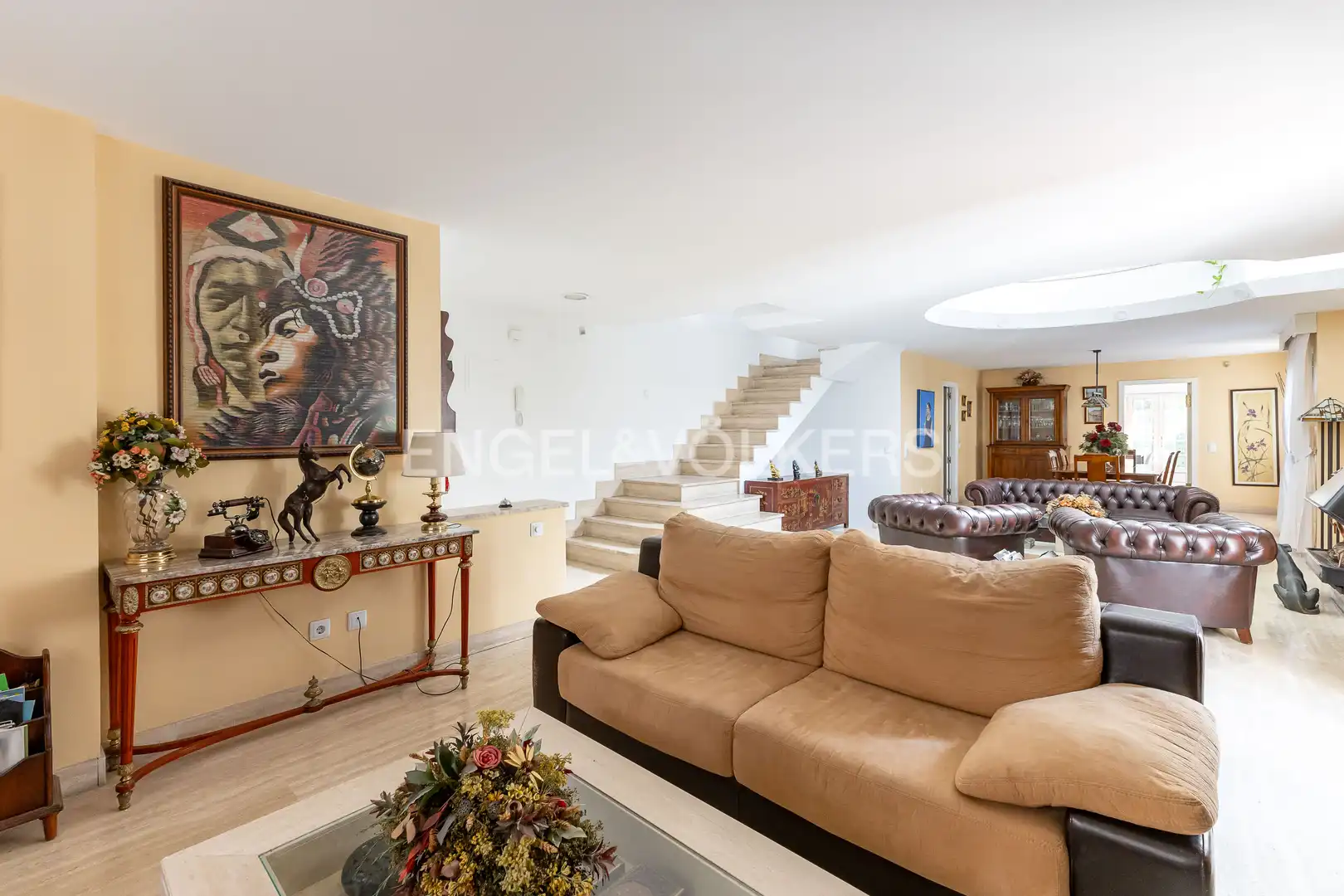 Sala d'estar de Casa adosada en venda en Madrid amb Aire condicionat, Calefacció i Jardí privat